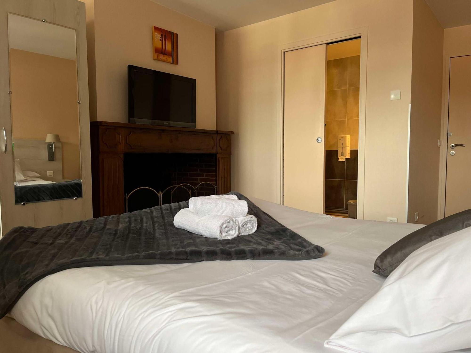Hotel Brit Du Dauphin LʼAigle